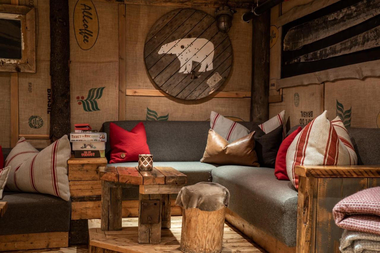 Basecamp Hotel Longyearbyen Kültér fotó