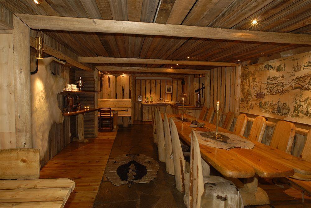Basecamp Hotel Longyearbyen Kültér fotó